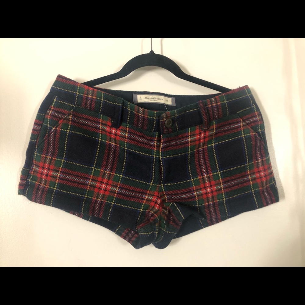 NWT!! Plaid Abercrombie shorts. Never worn